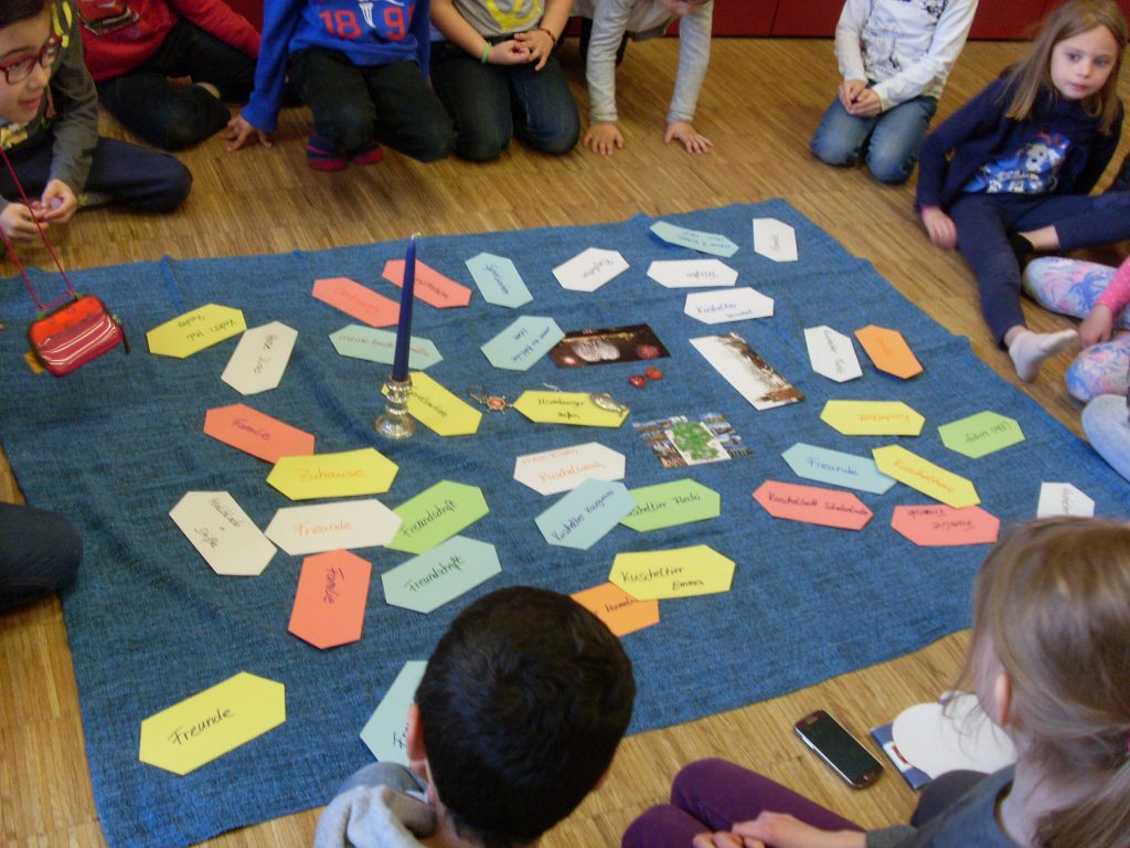 Bücherhallenbesuch „Zuhause kann überall sein“ AdolphSchönfelderSchule
